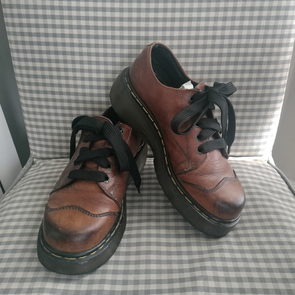 Vintage Dr. Martens Brown Leather Wingtip Brogue Oxfords
